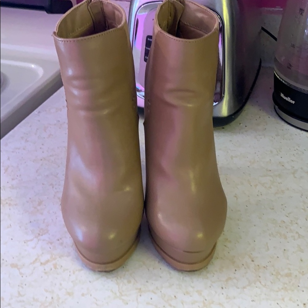 Forever 21 heals stiletto